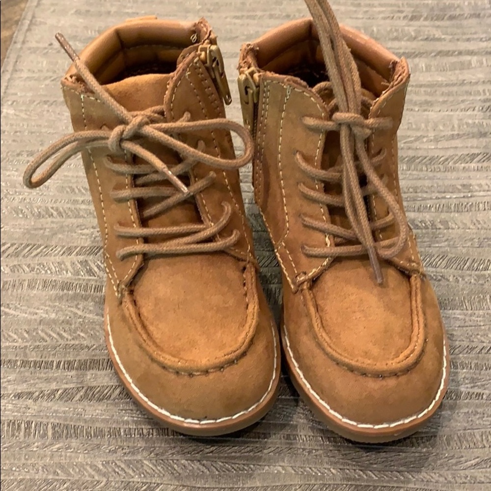 NWOT Old Navy toddler boys size 9 fauxe-suede boot